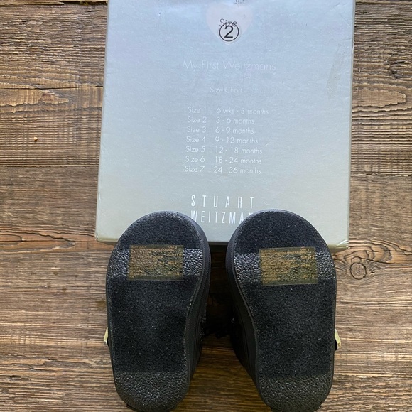 🆕 Stuart Weitzman quilted baby booties - Picture 5 of 7